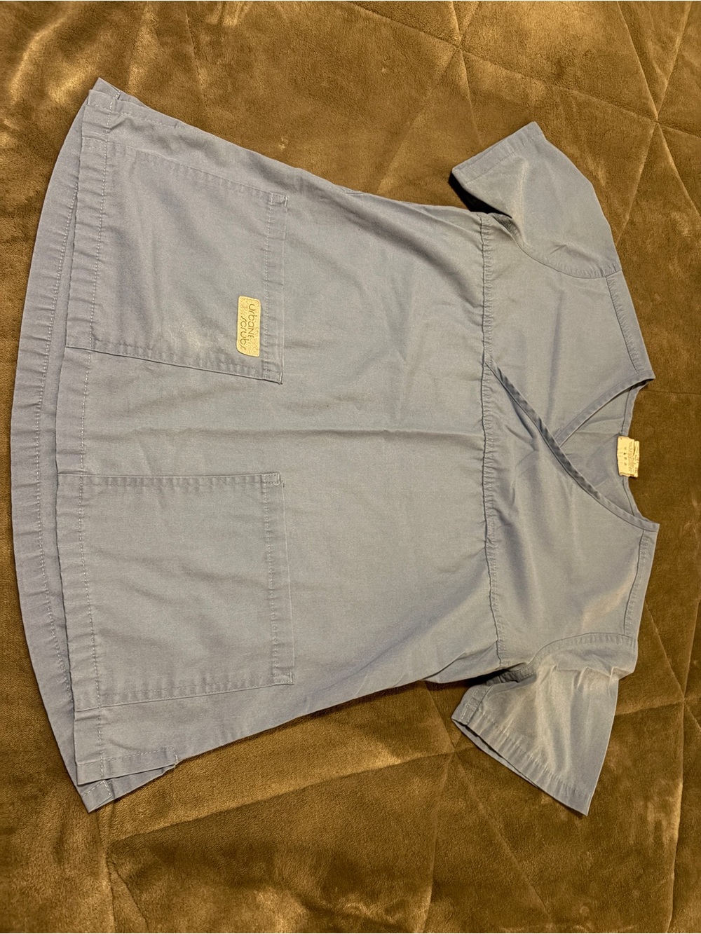 Women’s ceil BlueScrub Top with Pockets - urbane scrubs
